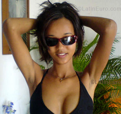 Date this charming Brazil girl Julyana from ITABUNA B3890