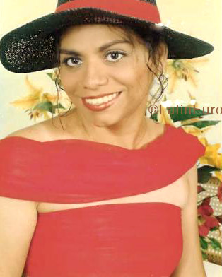 Date this pretty Brazil girl Raquel from TERESINA B3902