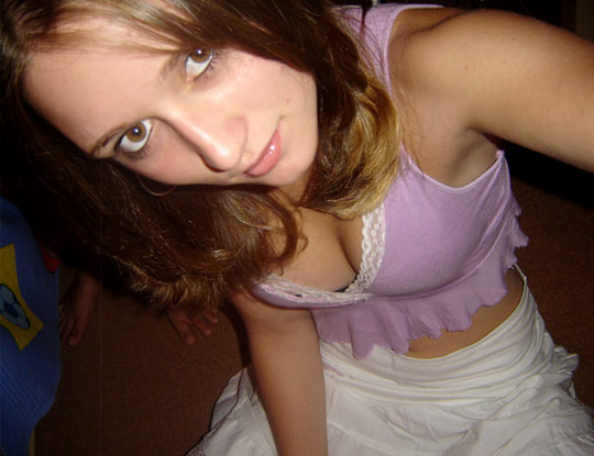 Date this gorgeous Brazil girl Bianca from JOINVILLE B3928