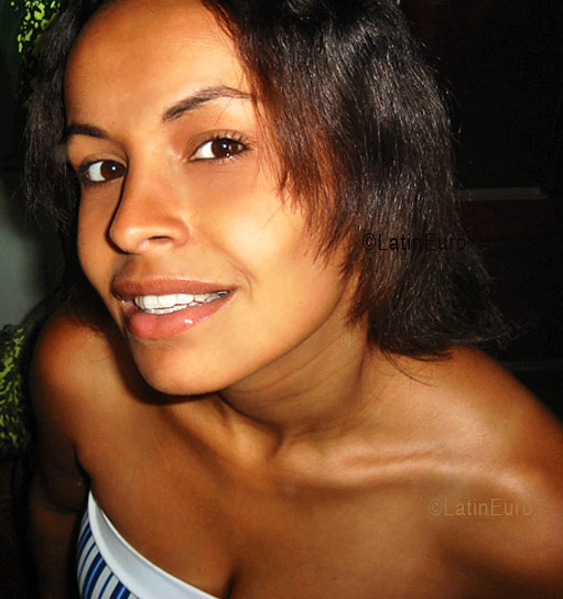Date this hot Brazil girl Dannyella from TIETE B3982