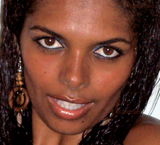 Date this sensual Brazil girl Edvania Maria from RECIFE B4000