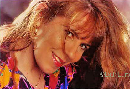 Date this lovely Brazil girl Cinthya from VITORIA B4114