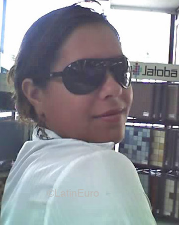 Date this voluptuous Brazil girl Josy from ATIBAIA B4126