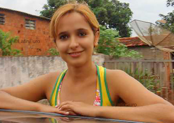 Date this georgeous Brazil girl Silvia- from GOIANIA B4140
