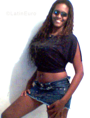 Date this charming Brazil girl Alessandra from RIO DE JANEIRO B4301