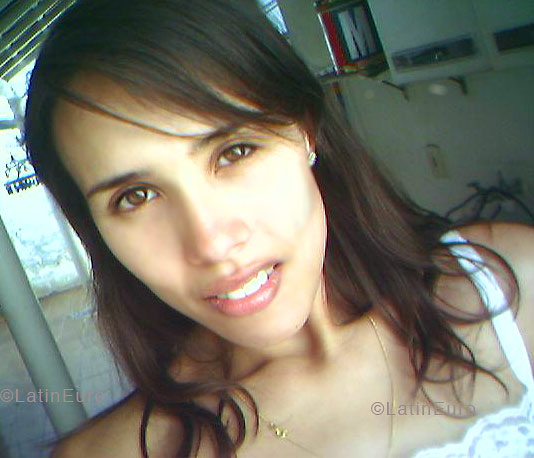 Date this exotic Brazil girl Luana from SAO JOSE DOS CAMPOS B4323