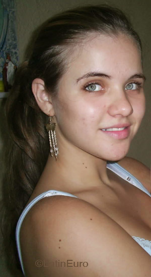 Date this cute Brazil girl Barbara from RIO DE JANEIRO B4393