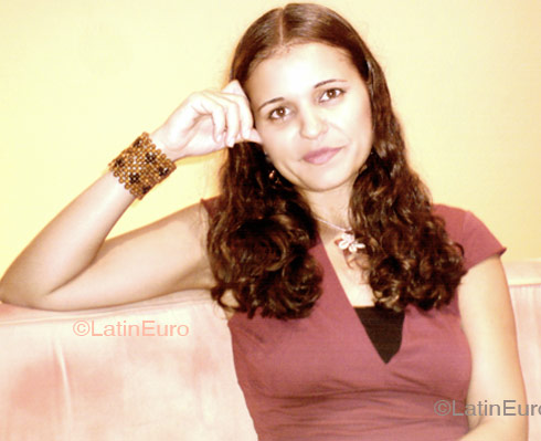 Date this lovely Brazil girl Daniella from CAROLINA B4394