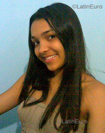 Date this happy Brazil girl Carina from SAO PAULO B4423