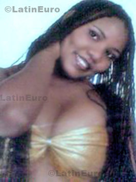 Date this delightful Brazil girl Ione from GOVERNADOR VALADARES B452