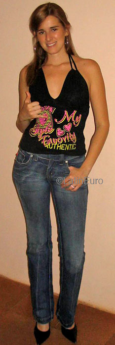 Date this happy Brazil girl Marcela from GOIANIA B4591