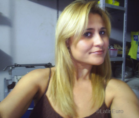 Date this cute Brazil girl Adriana from BELO HORIZONTE B4639