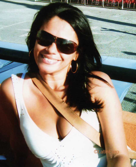 Date this funny Brazil girl Martha from PORTO B4693