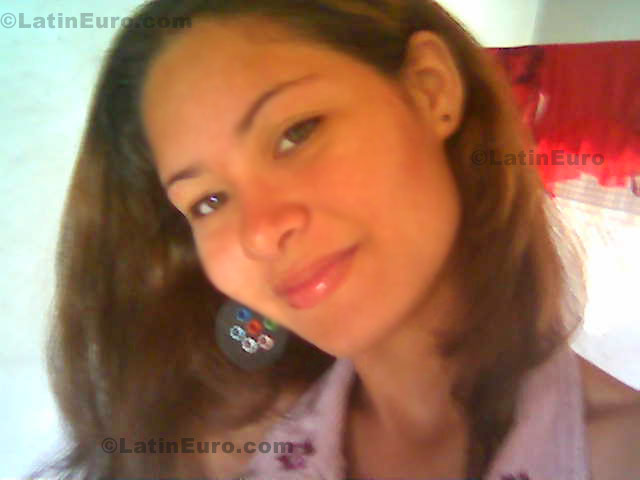 Date this lovely Brazil girl Thyanne from Teresina B474