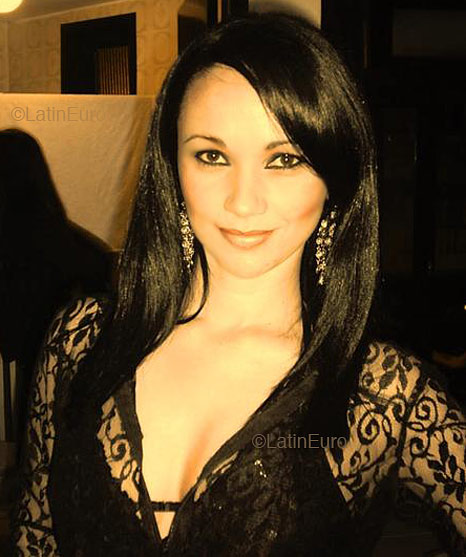 Date this stunning Brazil girl Andresa from ICARA B4752