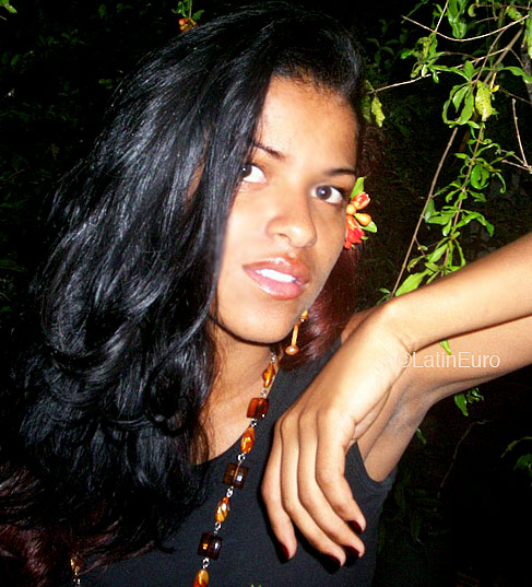 Date this lovely Brazil girl Thais from RIO DE JANEIRO B4758