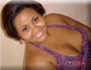 Date this happy Brazil girl Alexandra from RECIFE B4759