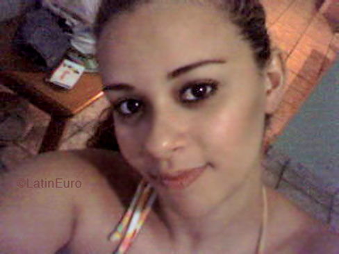 Date this lovely Brazil girl Thais from PERUIBE B4843