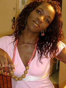 Date this happy Brazil girl Carla from RIO DE JANEIRO B4921