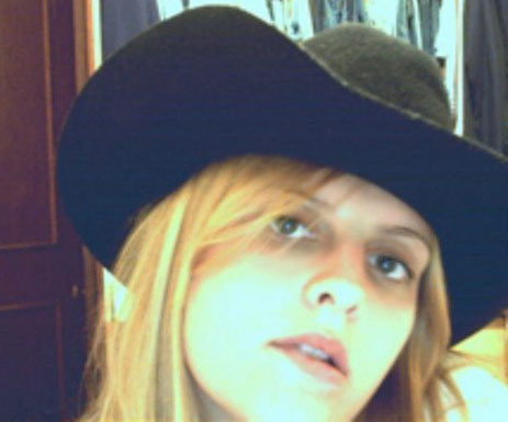 Date this fun Brazil girl Gabriela from SAO PAULO B4928
