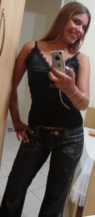 Date this fun Brazil girl Andrielle from PRAIA GRANDE B4929