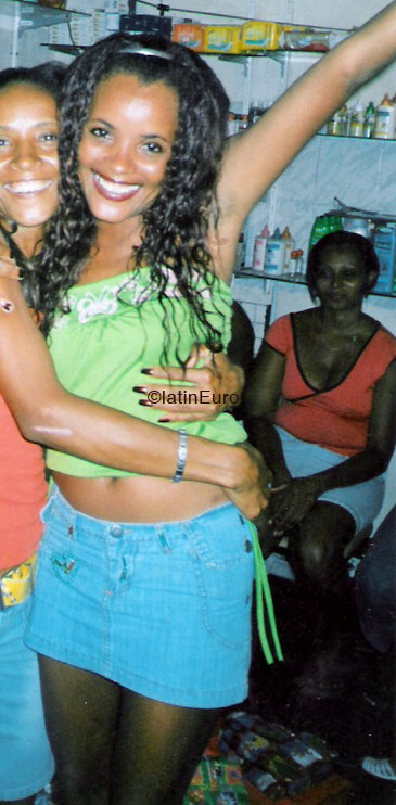 Date this tall Brazil girl Edilene from SALVADOR B4935