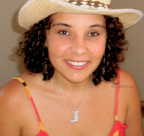 Date this cute Brazil girl Jaqueline from MONTES CLAROS B5011