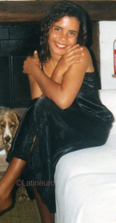 Date this foxy Brazil girl Diana from SALVADOR B5287