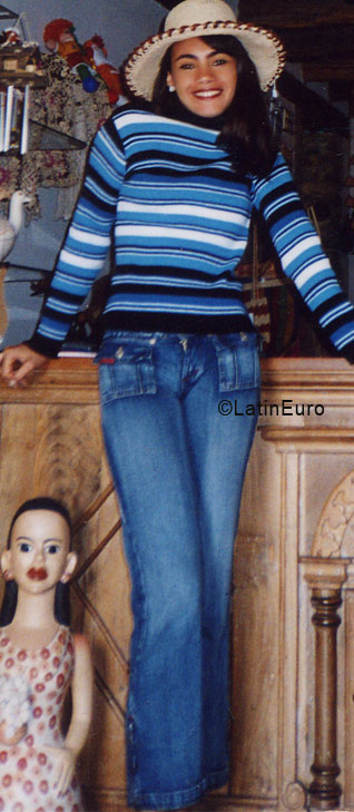 Date this cute Brazil girl Cintia from DIAMANTINA B5512