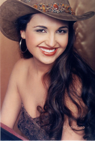 Date this stunning Brazil girl Daiane from COLOMBO B5755
