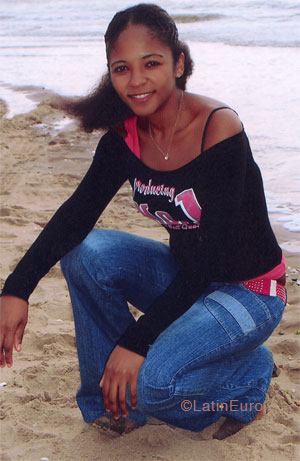 Date this nice looking Brazil girl Cecilia from JAPARATUBA B5845