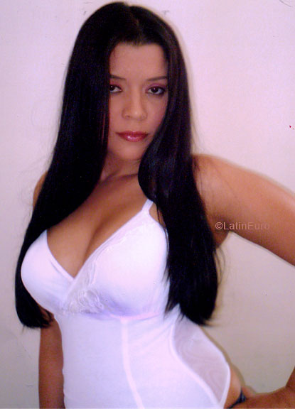 Date this stunning Brazil girl Tania from CUIABA B5935