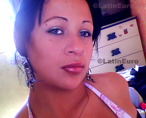 Date this voluptuous Brazil girl Karina from Sorocaba B59