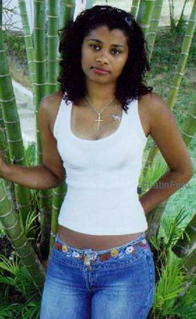 Date this sultry Brazil girl Viviane from BELO HORIZONTE B6009