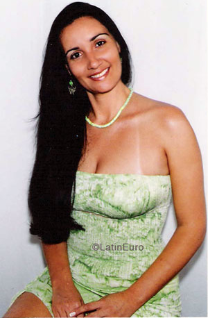 Date this cute Brazil girl Leia from BELFORD ROXO B6032