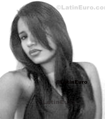 Date this stunning Brazil girl Aline from Araguaina B605