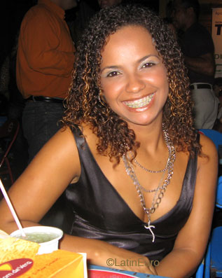 Date this sensual Brazil girl Laura from RECIFE B6064
