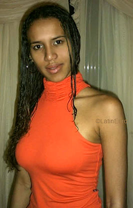 Date this georgeous Brazil girl Liliane from OURO PRETO DO OESTE B6515