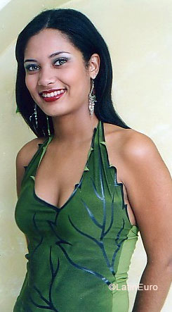 Date this cute Brazil girl Diana from BRASILIA B6709