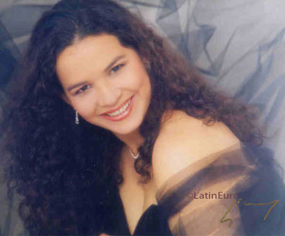 Date this tall Brazil girl Luciana from FORTALEZA B7121