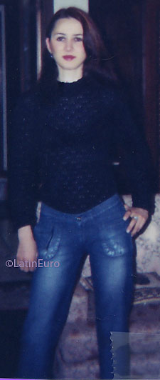 Date this charming Brazil girl Renata from CURITIBA B7175