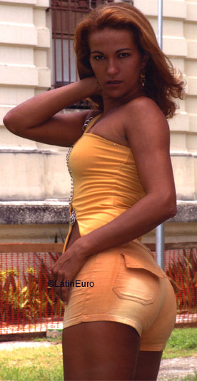 Date this georgeous Brazil girl Nicelia from RECIFE B7234