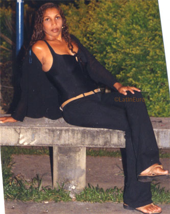 Date this sensual Brazil girl Jamira from RIO DE JANEIRO B7380