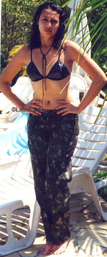 Date this gorgeous Brazil girl Paula from PINDAMONHANGABA B7453