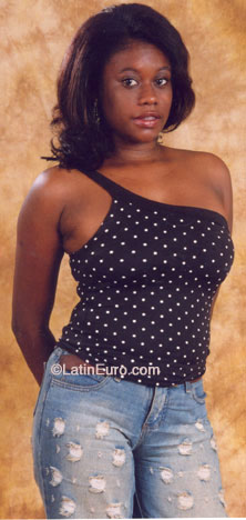 Date this delightful Brazil girl Patricia from RIO DE JANEIRO B8203