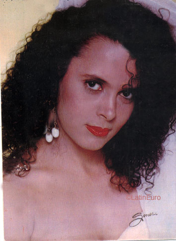 Date this good-looking Brazil girl Luciana from BETIM B8684