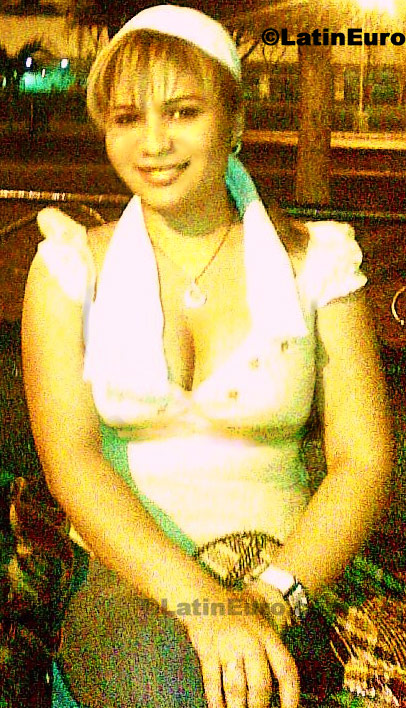 Date this sultry Colombia girl Edna- from Bucaramanga C8156