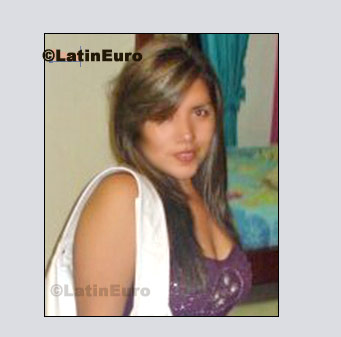 Date this lovely Colombia girl Lina from Cali C8184
