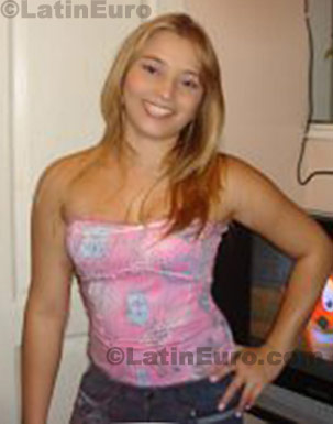 Date this nice looking Colombia girl Sandra from Medellin C8319