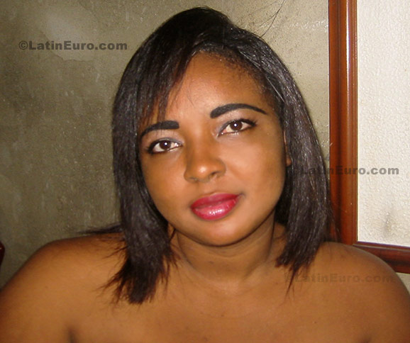 Date this exotic Colombia girl Darling from  C8605